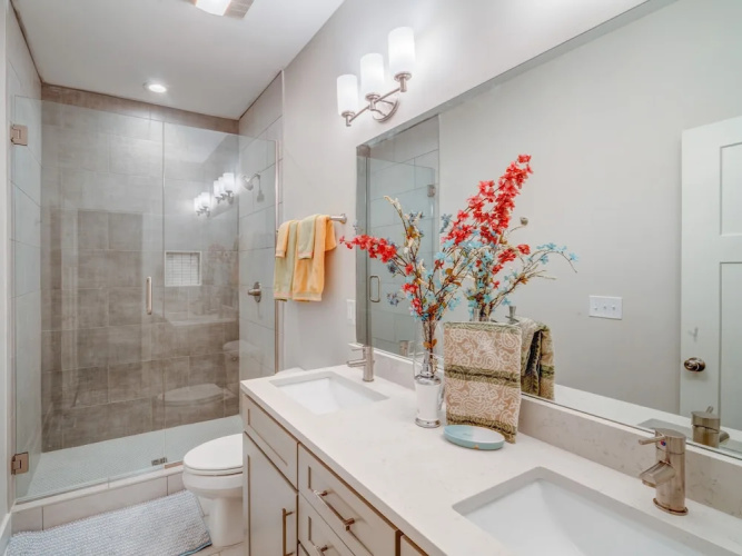 1121 Nashville - 4 Br Duplex