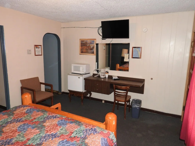 Rainbow Motel