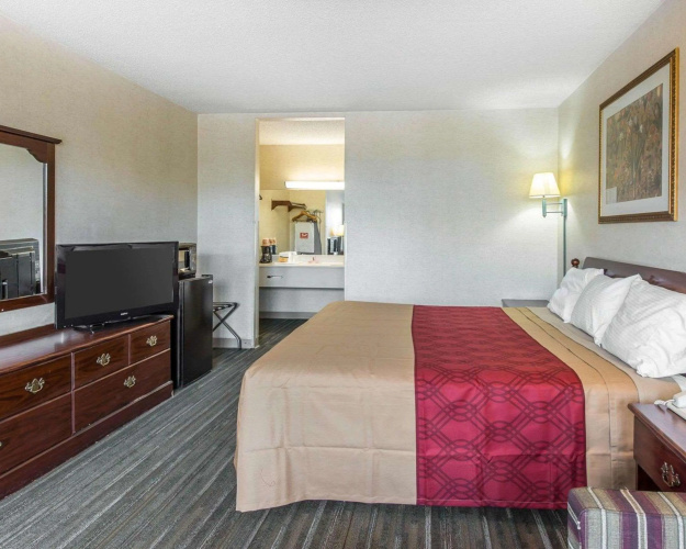 Econo Lodge Calhoun South
