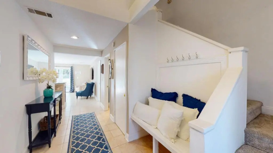 729 Queens Grant
