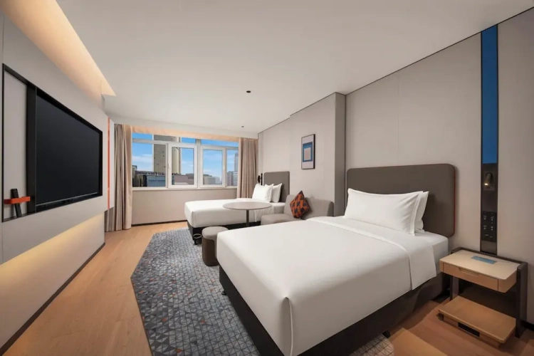 Standard Twin room with city view