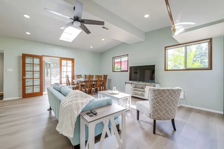 2 Bedrooms Apartment