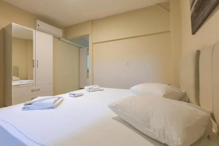 Standard Triple room with sea view