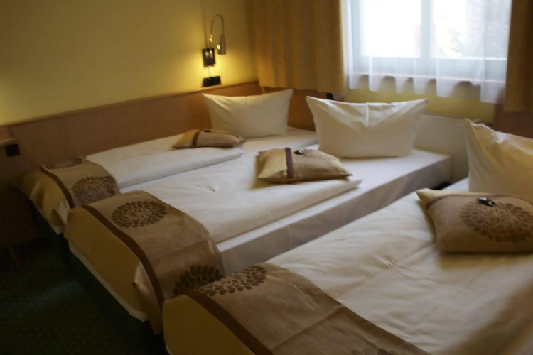 Acron Hotel
