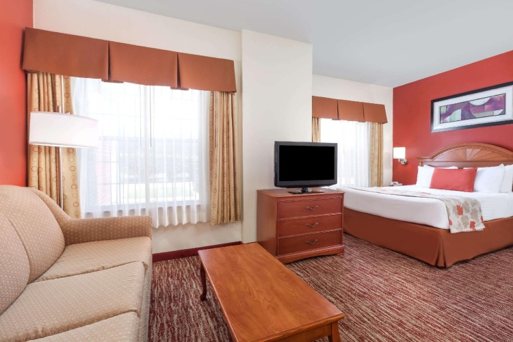 Accessible Double Suite