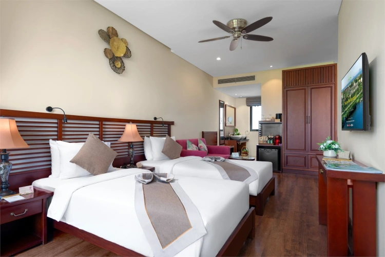 Superior Twin room with balcony and with garden view