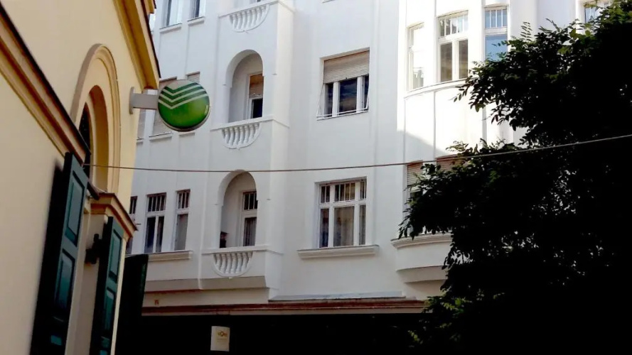 City Centre Apartment with 3 Bathrooms