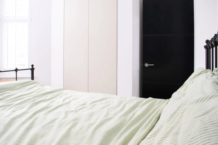 Modern 1 Bed 2-storey Flat in Clapton