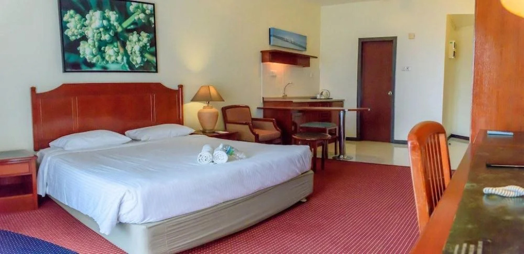 H Beach Suite at Rainbow Paradise Beach Resort
