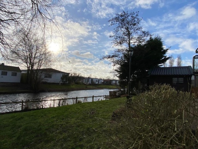 2 Bedrooms Chalet