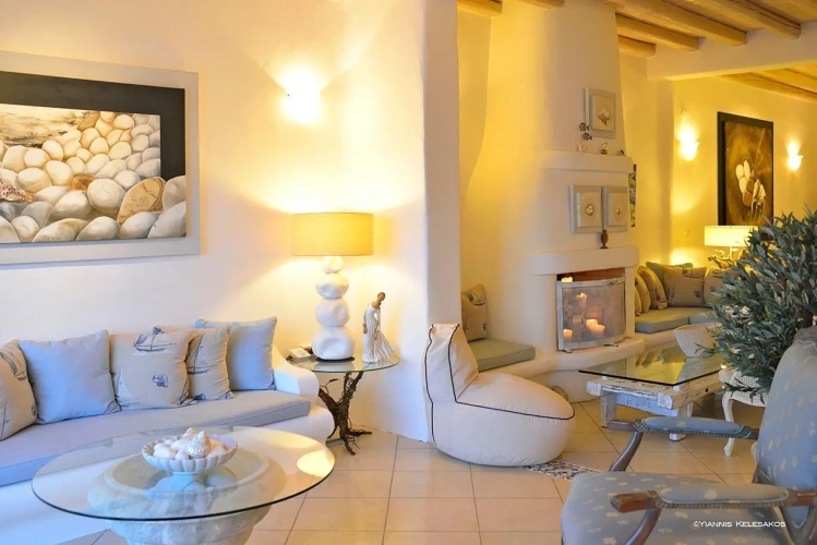 5 Bedrooms Villa