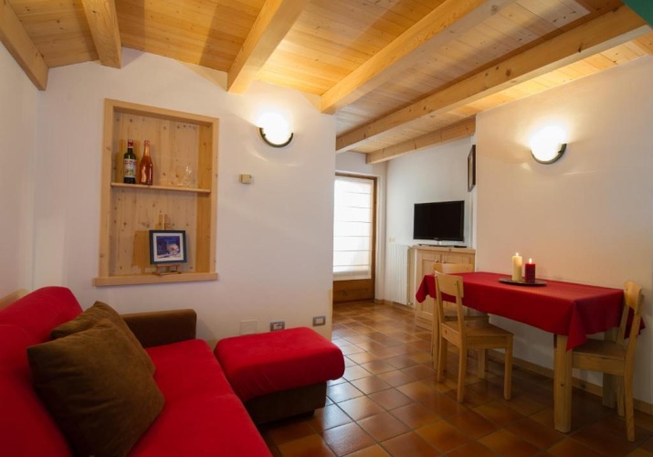 2 Bedrooms Apartment