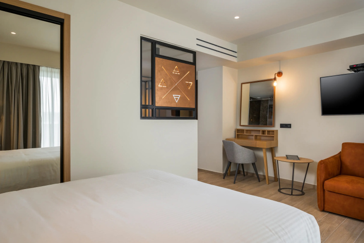 Hyperion City Hotel