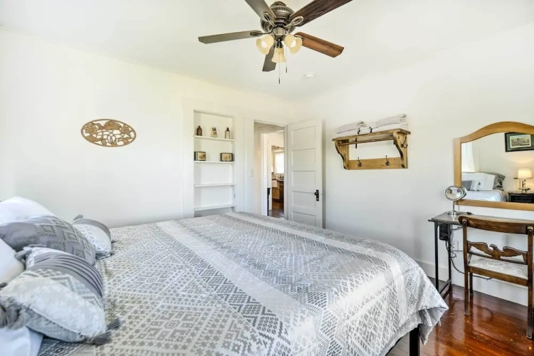 2 Bedrooms Cottage