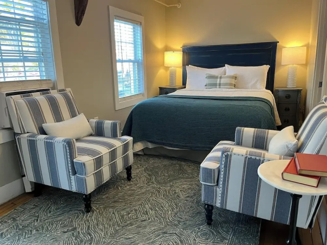 Abalonia Inn