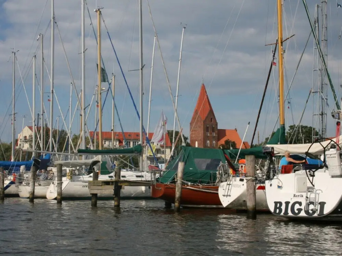 Landhauswohnung in Kroepelin mit Grossem Garten