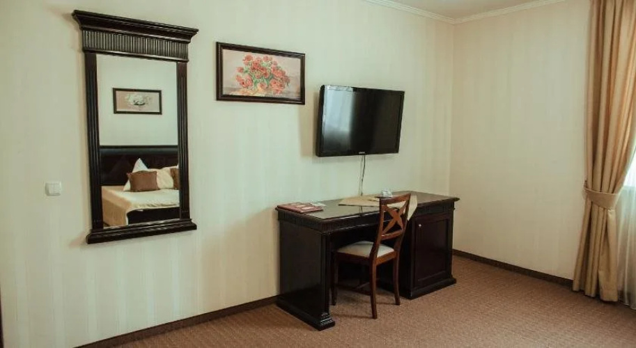 JJ Hotel