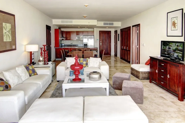 1 Bedroom Apartment with ocean view