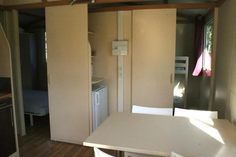 2 Bedrooms Bungalow