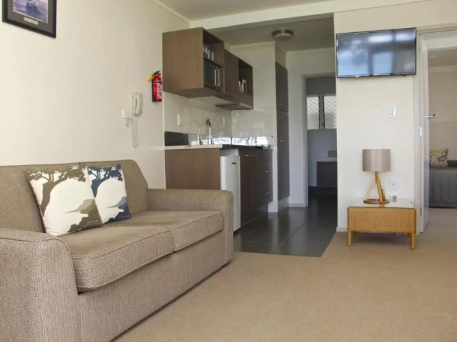 1 Bedroom Suite