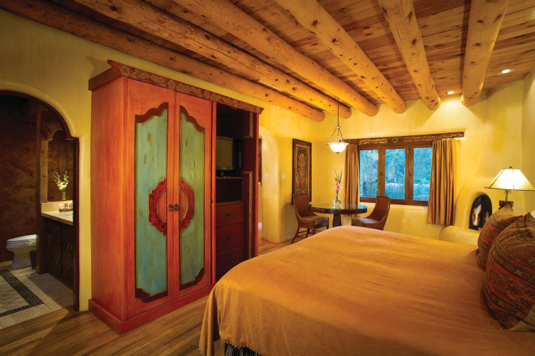 El Monte Sagrado Living Resort & Spa