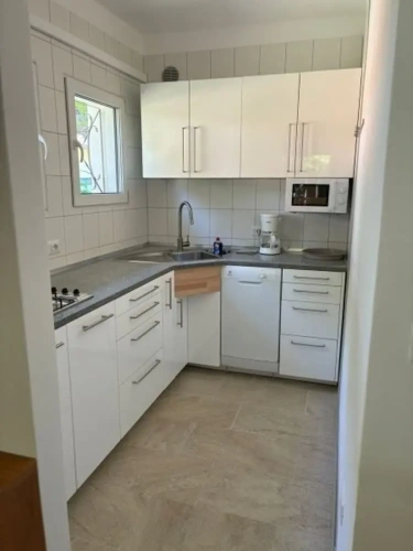 3 Bedrooms Apartment with garden view
