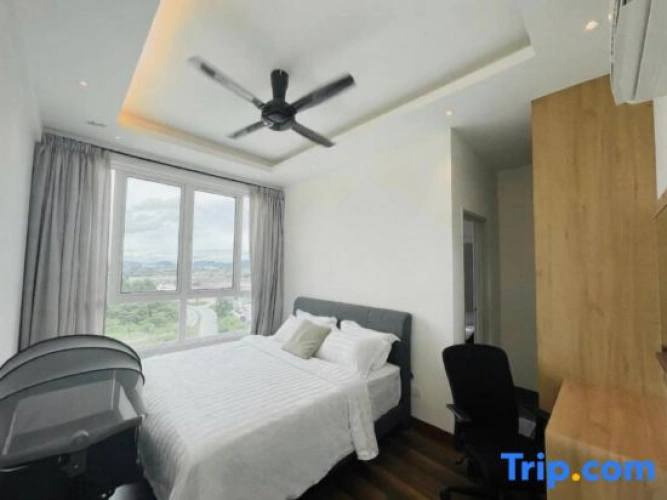 3 Bedrooms Apartment