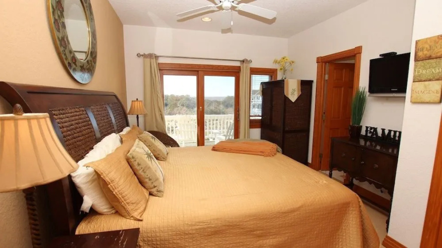 Joy At a Glance - 6 Br Home