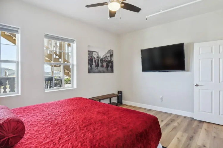 2 Bedrooms Apartment