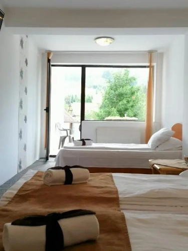 Standard Triple room with mountain view