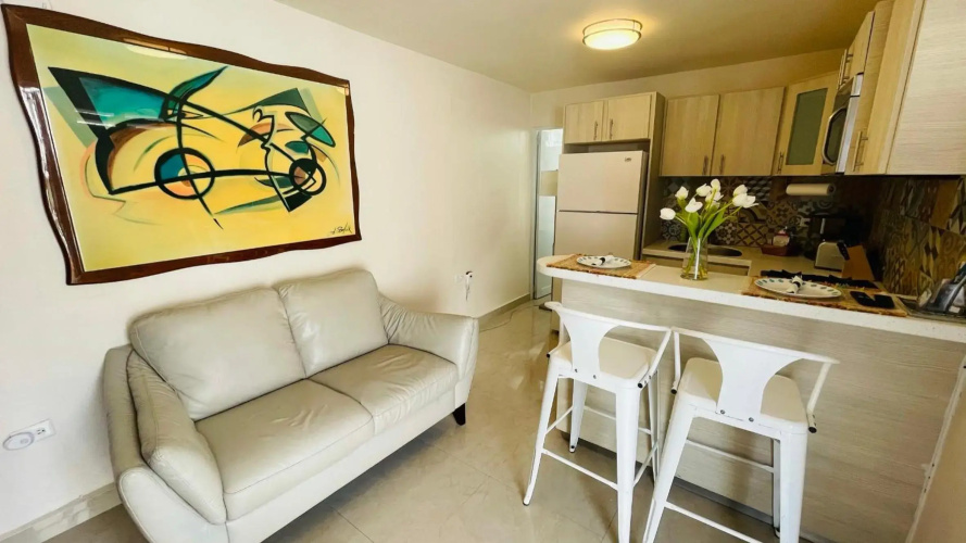 Lovely apartment with laundry & Parking