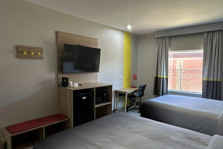 Super 8 By Wyndham Baytown