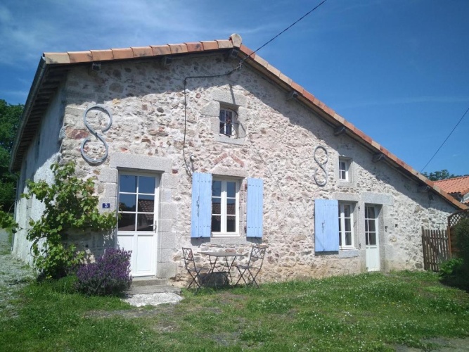 2 Bedrooms Cottage