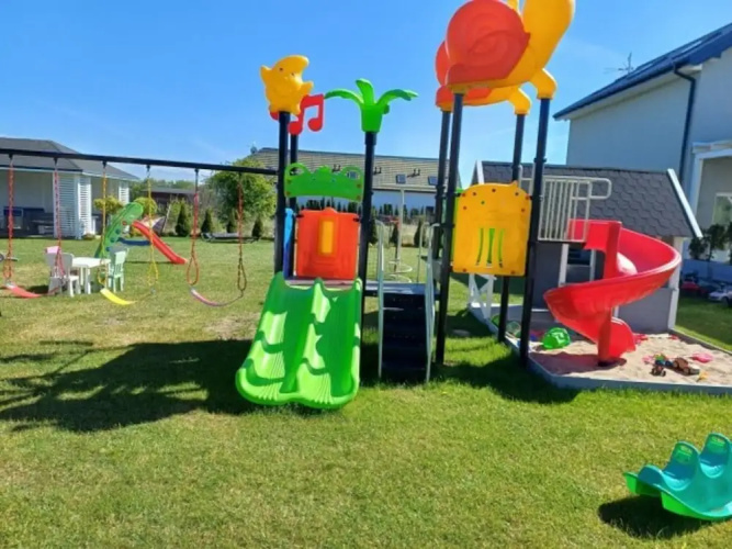 Holiday Homes Close to the Beach, Large Playground
