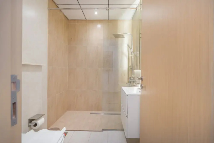 Stunning Studio in Regina Tower With Five Hotel View