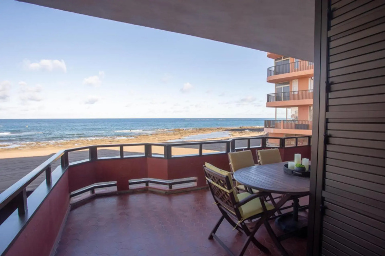 Front line beach with fantastic terrace.