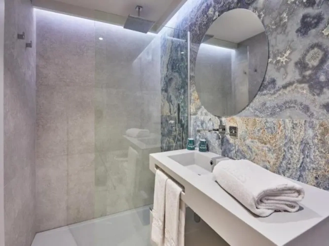 Suite with balcony