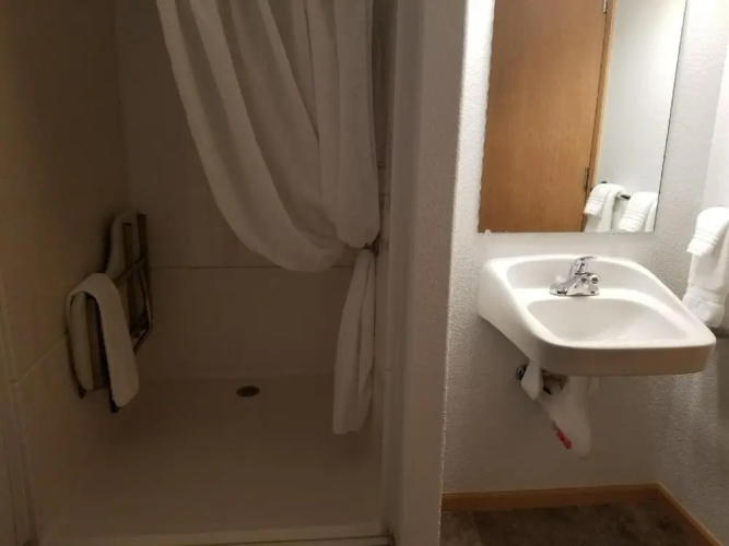 Howard's Motel