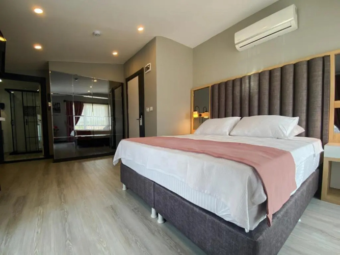 L'opera Deluxe Hotel