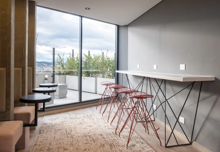 Icon 100 Studio Loft 300