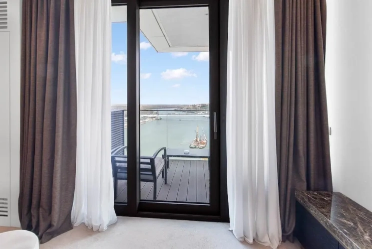 2 Bedrooms Executive Apartment with river view