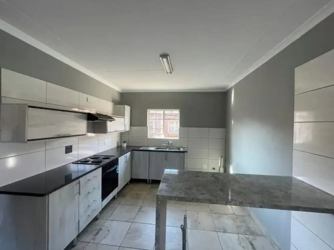 Rustenburg Cozy Apartment With Private Entrance & BBQ