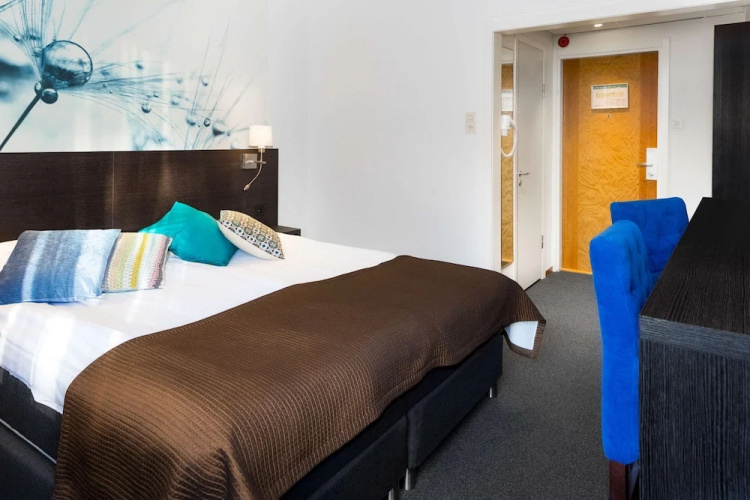First Hotel Statt