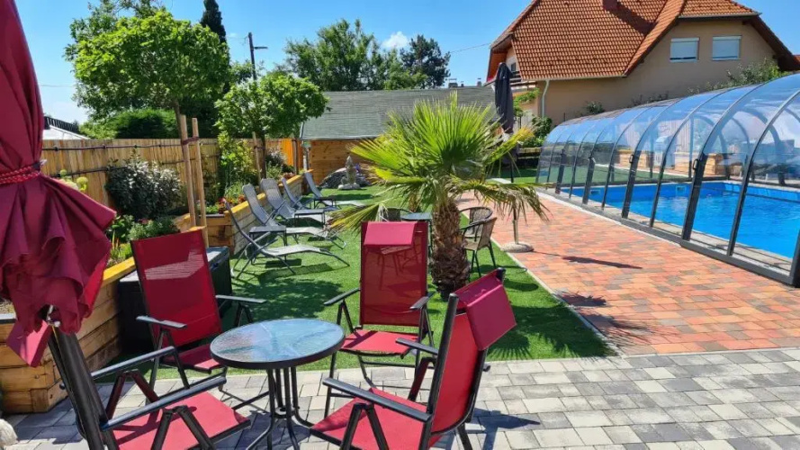 U8 apartmanház