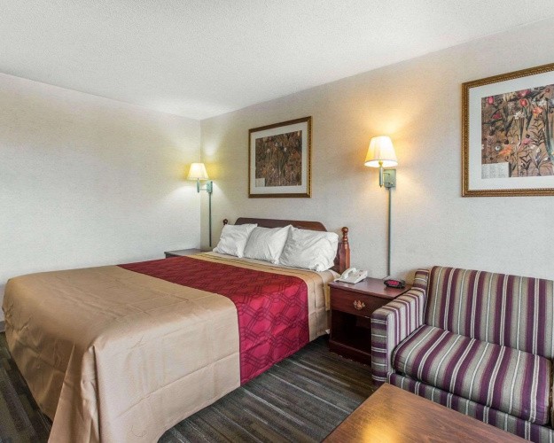 Econo Lodge Calhoun South
