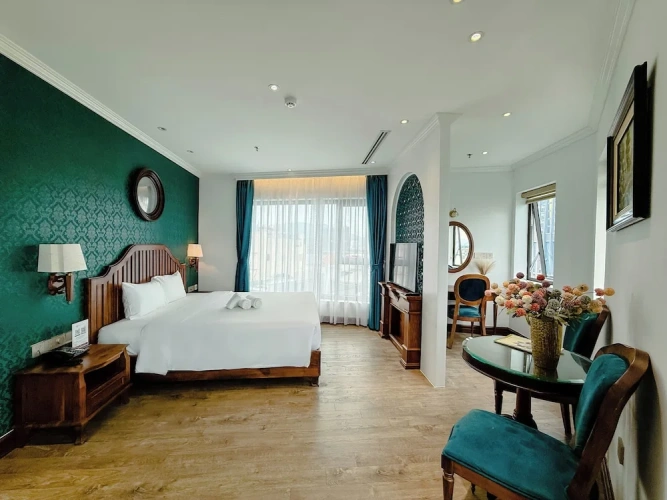 Premier Double room with city view