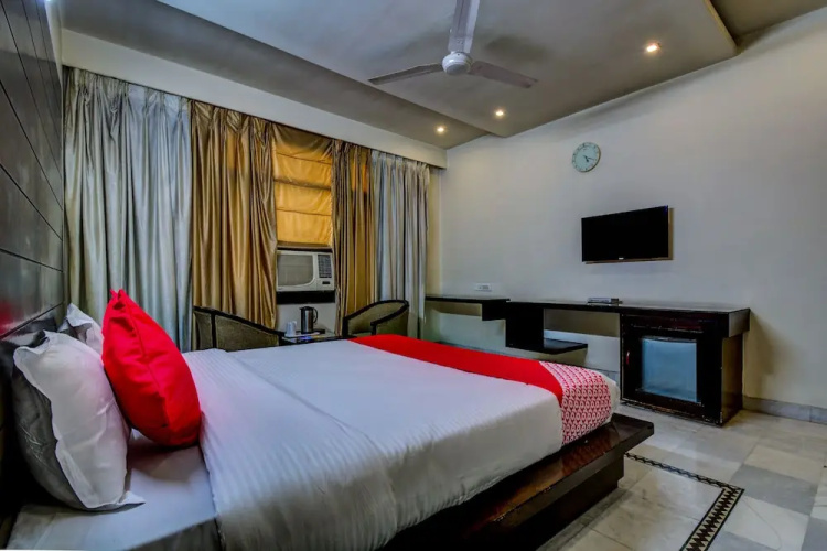 OYO 2428 Hotel Ashish