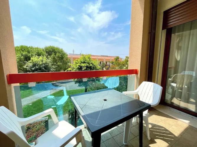Cozy Apartment With Shared Pool