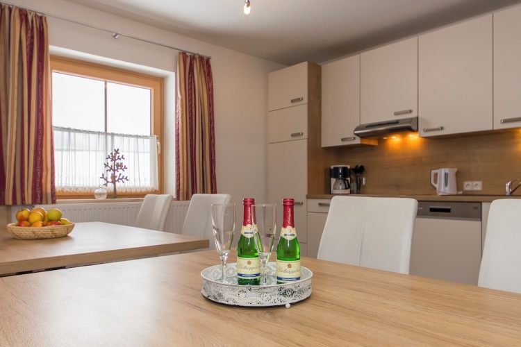 4 Bedrooms Family Apartment with balcony and with mountain view
