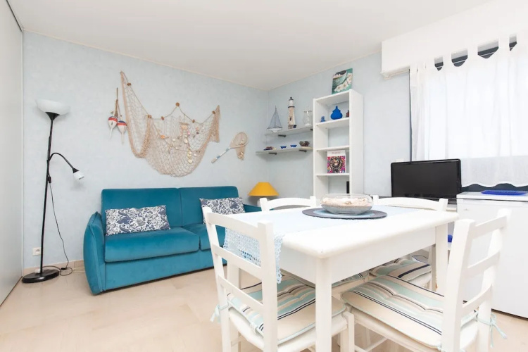 Vaneau Mediterranean Apartment